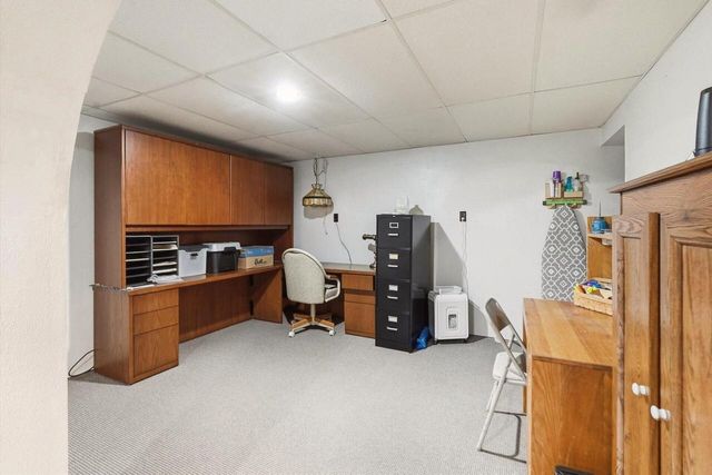 S55W23639 Hickory Ridge DRIVE, Waukesha, WI 53189
