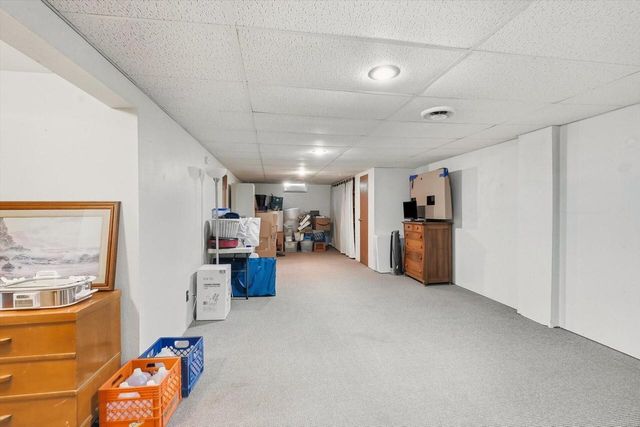 S55W23639 Hickory Ridge DRIVE, Waukesha, WI 53189