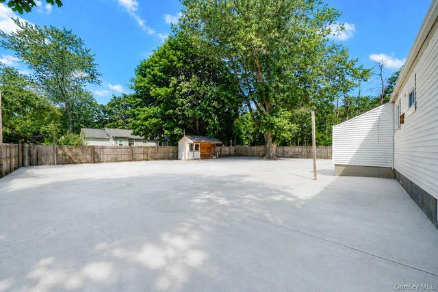 948 Walker Street, Bellport, NY 11713