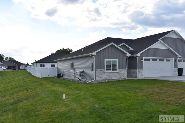 472 Zions St, Shelley, ID 83274