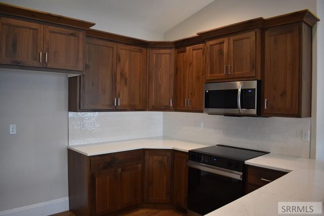 472 Zions St, Shelley, ID 83274
