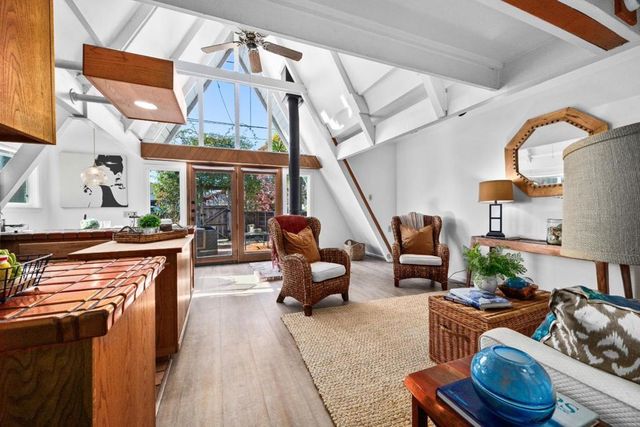 360 36th Avenue, Santa Cruz, CA 95062