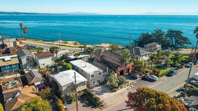 360 36th Avenue, Santa Cruz, CA 95062