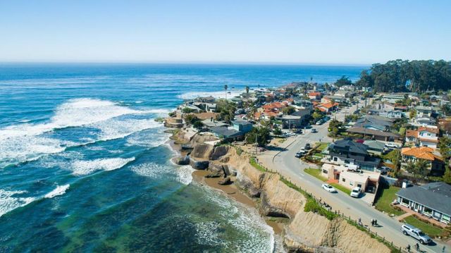 360 36th Avenue, Santa Cruz, CA 95062