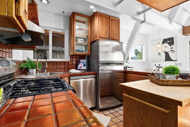 360 36th Avenue, Santa Cruz, CA 95062