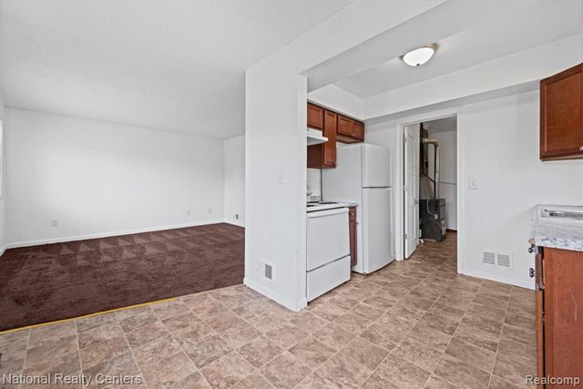 19861 Vermander Avenue, Clinton Township, MI 48035