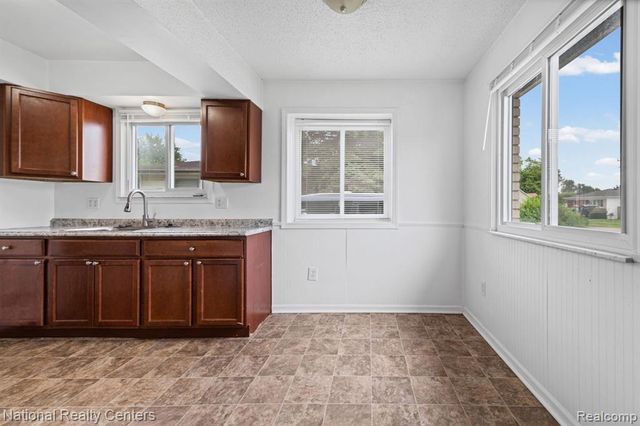 19861 Vermander Avenue, Clinton Township, MI 48035