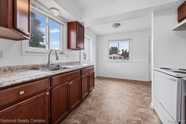 19861 Vermander Avenue, Clinton Township, MI 48035
