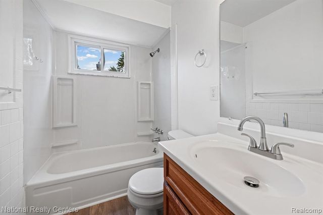 19861 Vermander Avenue, Clinton Township, MI 48035