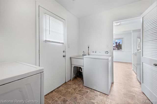 19861 Vermander Avenue, Clinton Township, MI 48035