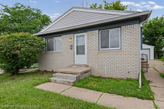 19861 Vermander Avenue, Clinton Township, MI 48035