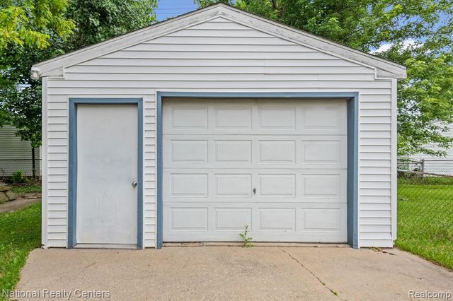 19861 Vermander Avenue, Clinton Township, MI 48035