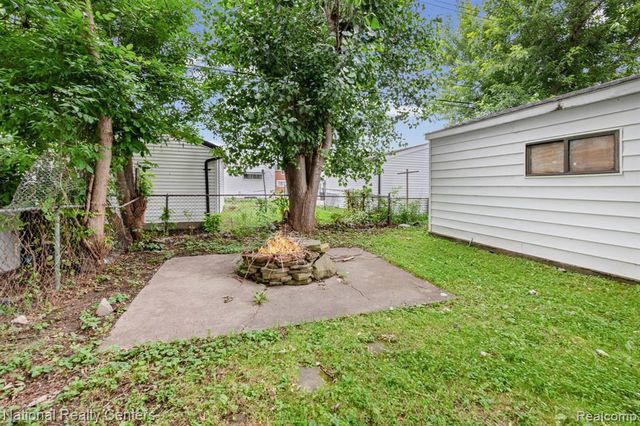 19861 Vermander Avenue, Clinton Township, MI 48035