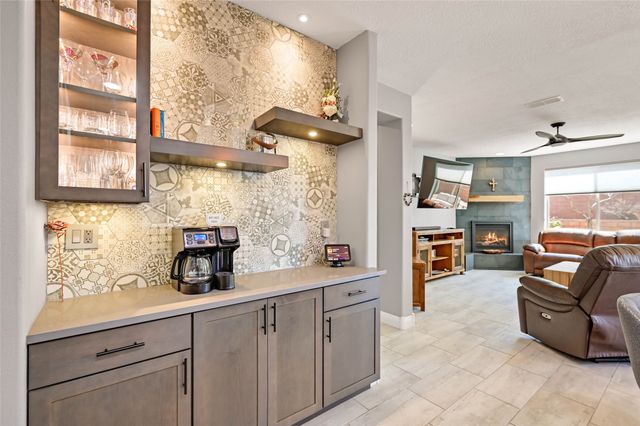 4142 Las Brisas, Santa Fe, NM 87507