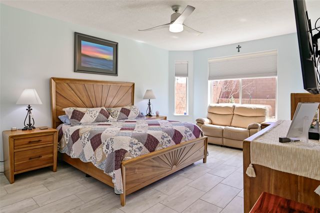 4142 Las Brisas, Santa Fe, NM 87507