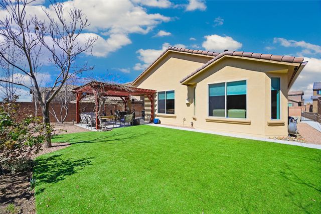 4142 Las Brisas, Santa Fe, NM 87507