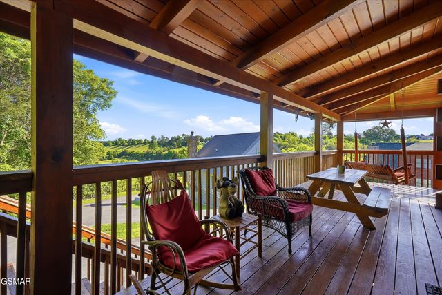 1824 Trout Way, Sevierville, TN 37862