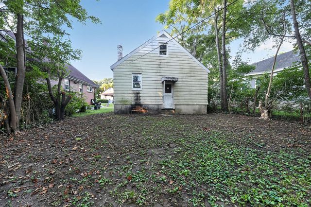 1824 Sterling Avenue, North College Hill, OH 45239