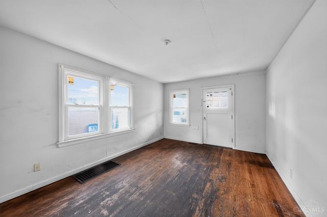 1824 Sterling Avenue, North College Hill, OH 45239