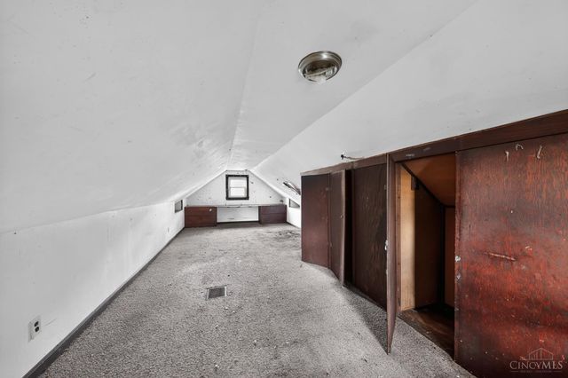 1824 Sterling Avenue, North College Hill, OH 45239