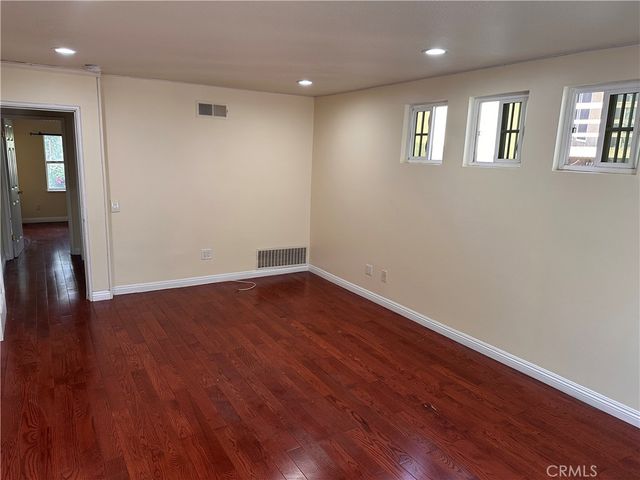 19259 Kenya, Los Angeles, CA 91326