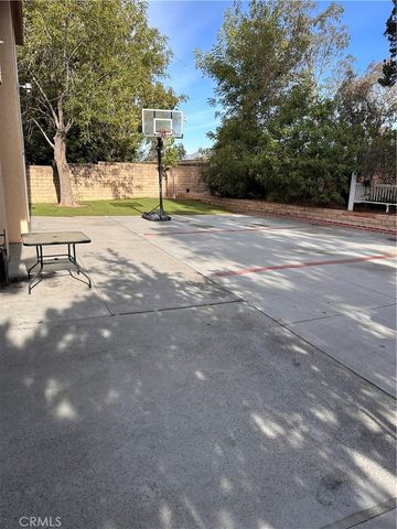 19259 Kenya, Los Angeles, CA 91326