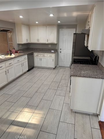 19259 Kenya, Los Angeles, CA 91326