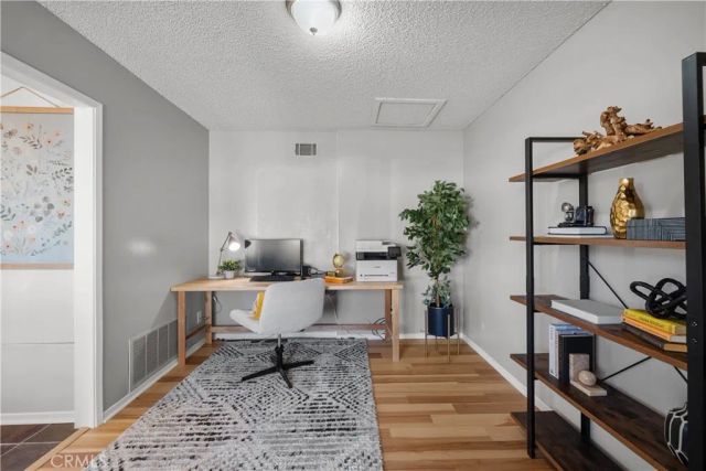 27939 Honeycomb, Saugus, CA 91350