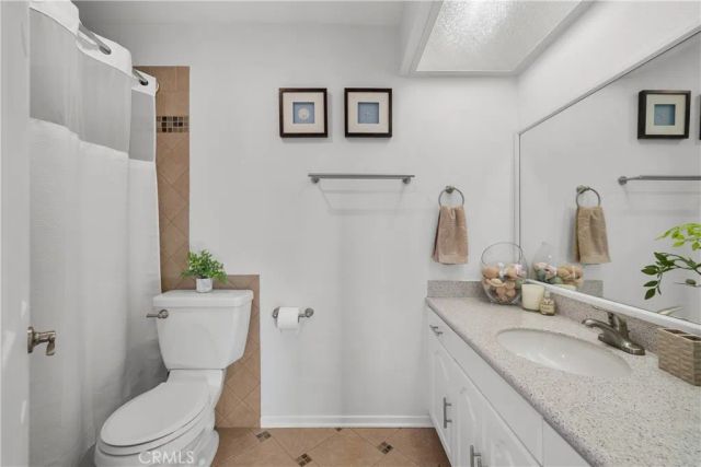 27939 Honeycomb, Saugus, CA 91350