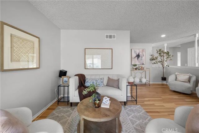 27939 Honeycomb, Saugus, CA 91350