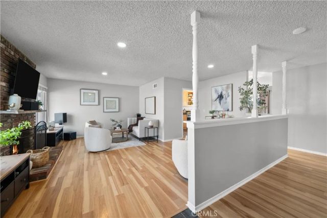 27939 Honeycomb, Saugus, CA 91350