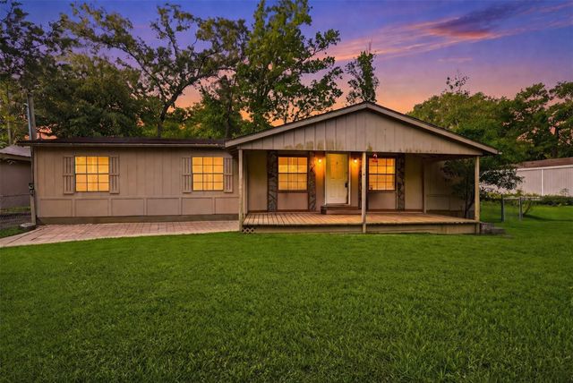 23668 3rd Street, New Caney, TX 77357