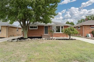 801 Pendley Road, Willowick, OH 44095