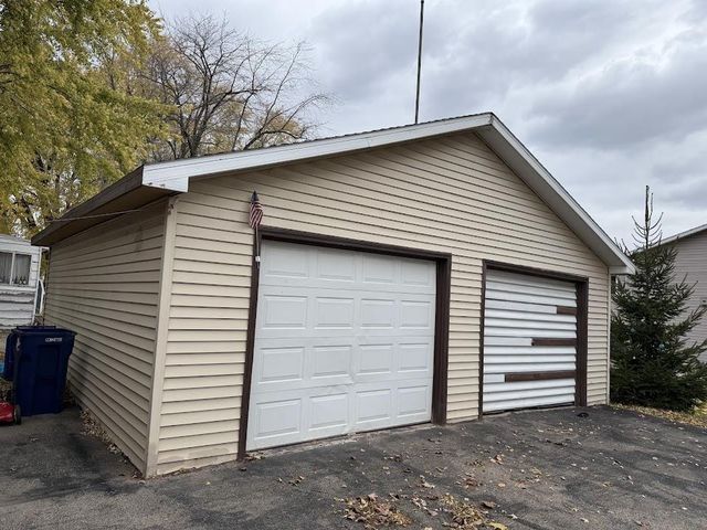 601 LONDON STREET, Menasha, WI 54052