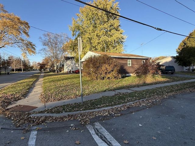 601 LONDON STREET, Menasha, WI 54052