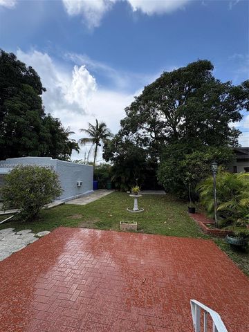 2928 SW 15th St, Miami, FL 33145