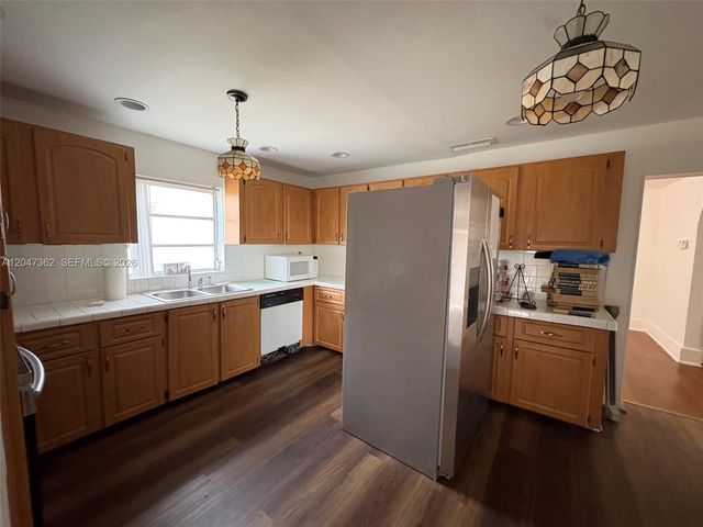 2928 SW 15th St, Miami, FL 33145
