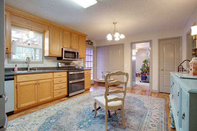 2233 Fall River Rd, Leoma, TN 38468