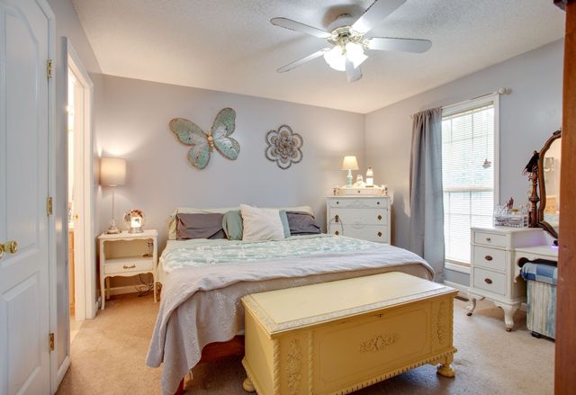 2233 Fall River Rd, Leoma, TN 38468