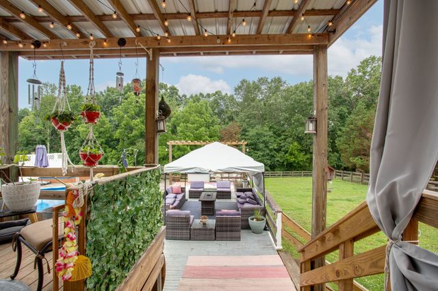 2233 Fall River Rd, Leoma, TN 38468