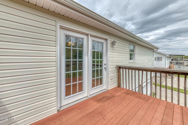 153 Hunters Run Lane, Mount Carmel, TN 37645