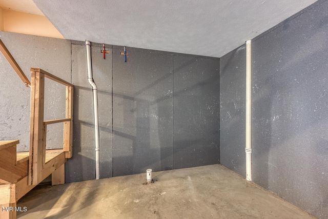 153 Hunters Run Lane, Mount Carmel, TN 37645