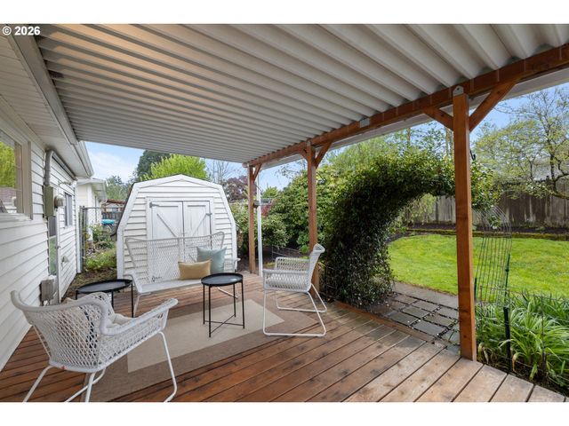 8516 Se MILL St, Portland, OR 97216