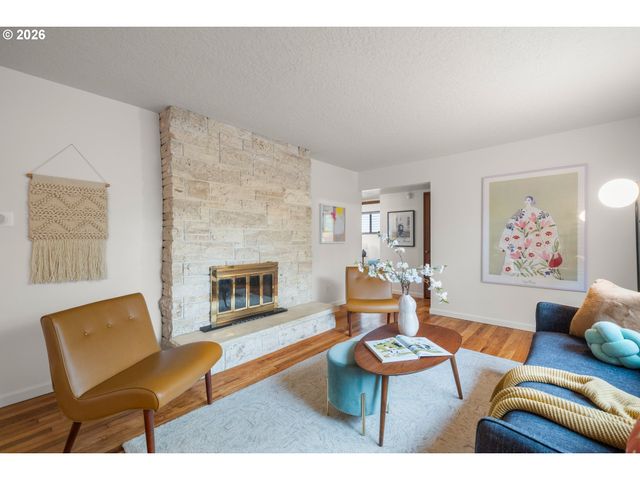 8516 Se MILL St, Portland, OR 97216