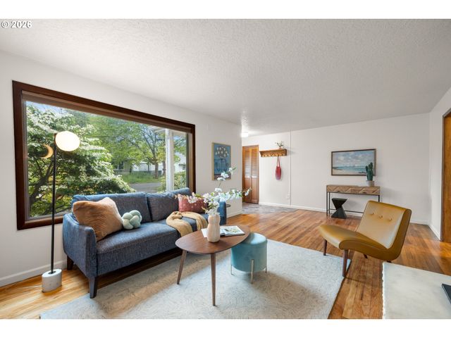 8516 Se MILL St, Portland, OR 97216