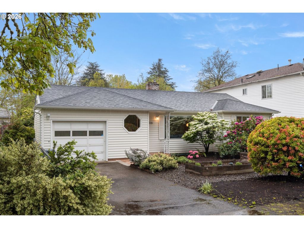 8516 Se MILL St, Portland, OR 97216