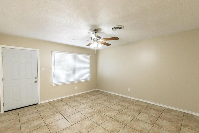 1916 71st Street, Lubbock, TX 79412