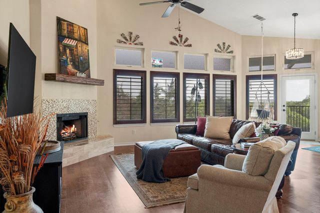 2601 N Quinlan Park RD 401, Austin, TX 78732