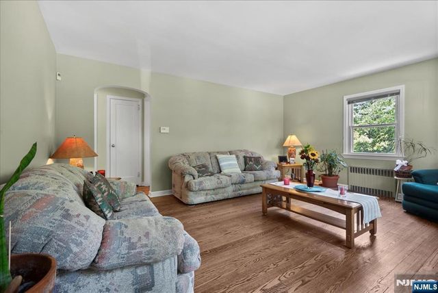 7 Maitland Avenue, Hawthorne, NJ 07506