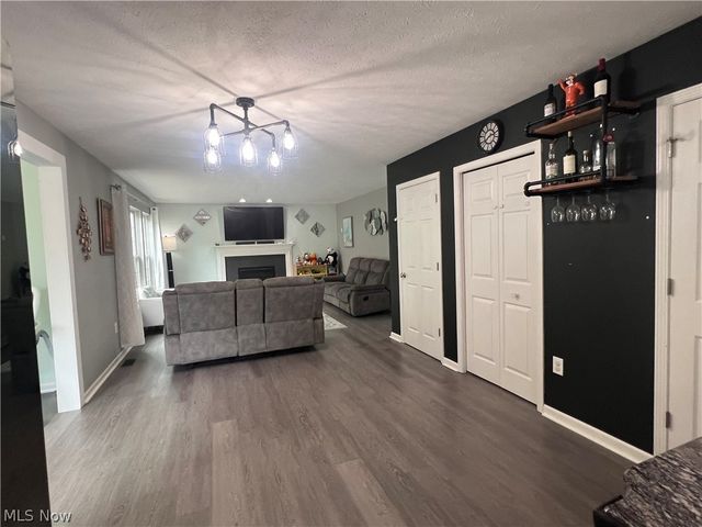 10523 Herrington Drive, Aurora, OH 44202